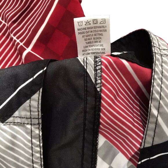Carbon Mens Board Shorts Size 34 Red Grey Black Swim Trunks Summer Beach Vacay - Picture 5 of 8